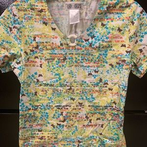 Cherokee scrub top